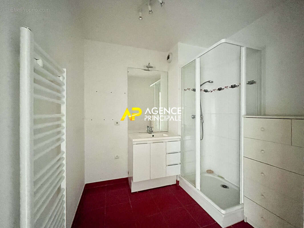 Appartement à SARTROUVILLE