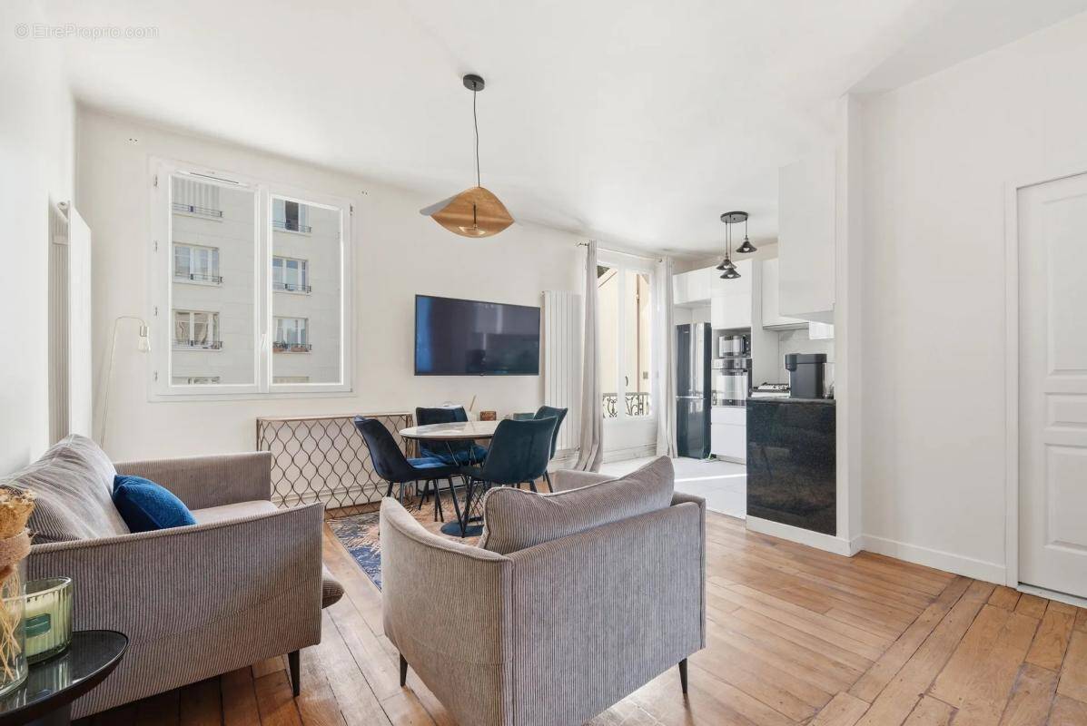 Appartement à CHARENTON-LE-PONT