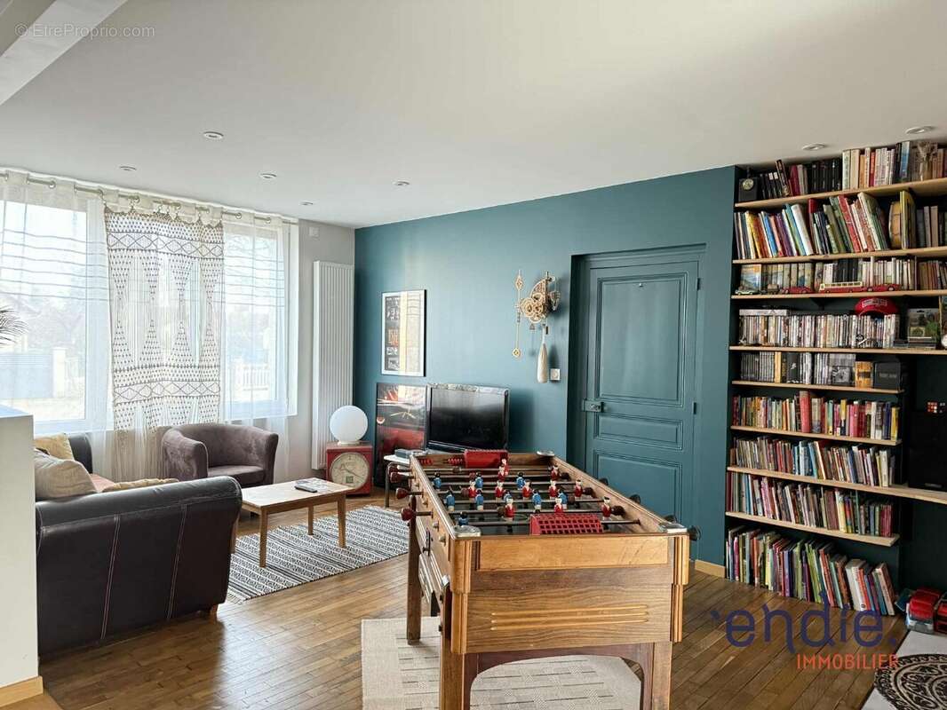 Maison à THIEL-SUR-ACOLIN