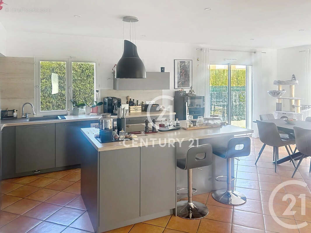 Maison à LATOUR-BAS-ELNE