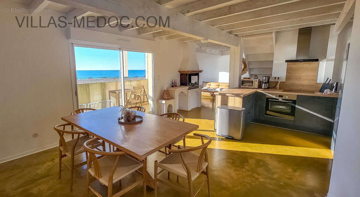 Maison à VENDAYS-MONTALIVET