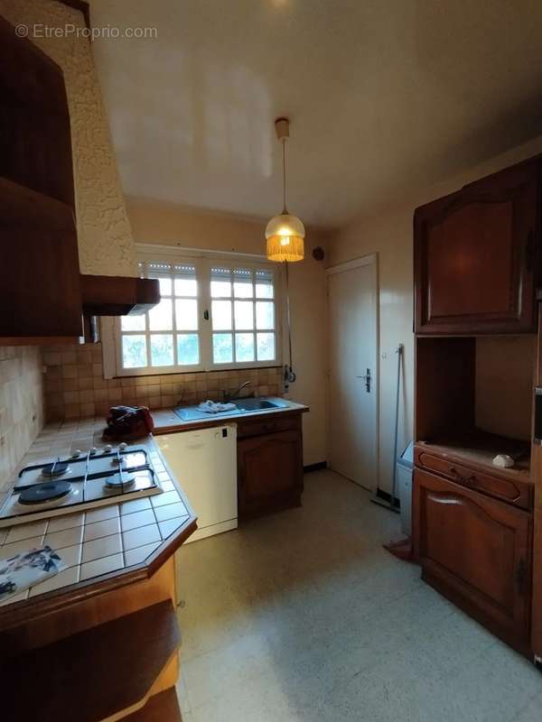 Maison à AVESNES-SUR-HELPE