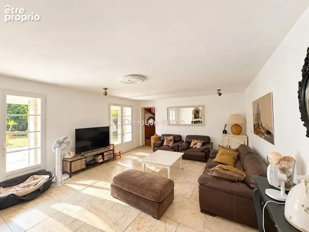 Maison 10 pièces 274 m² à vendre à Morieres-Les-Avignon (84310) - photo 9
