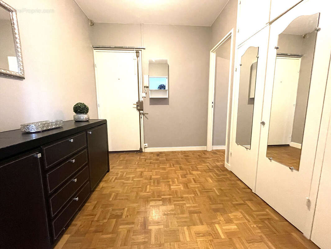 Appartement à FRESNES