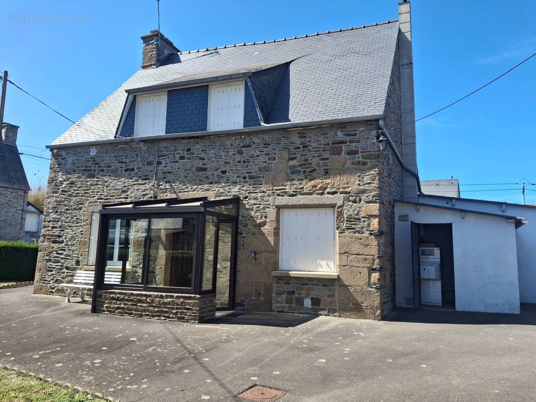 Maison à PLEINE-FOUGERES