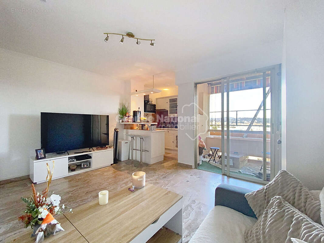 Appartement à MANDELIEU-LA-NAPOULE