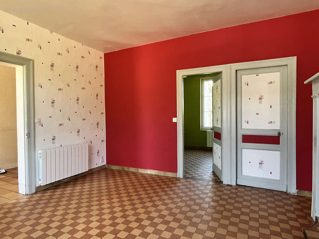 Maison bourgeoise en briques avec dépendance, jardin 1900m2 et fort potentiel- Proche VIMOUTIERS - photo 9