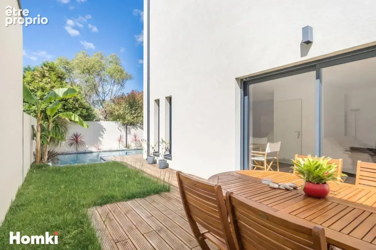 Maison contemporaine, piscine et jardin végétalisé à Villeneuve-lès-Maguelone - photo 4