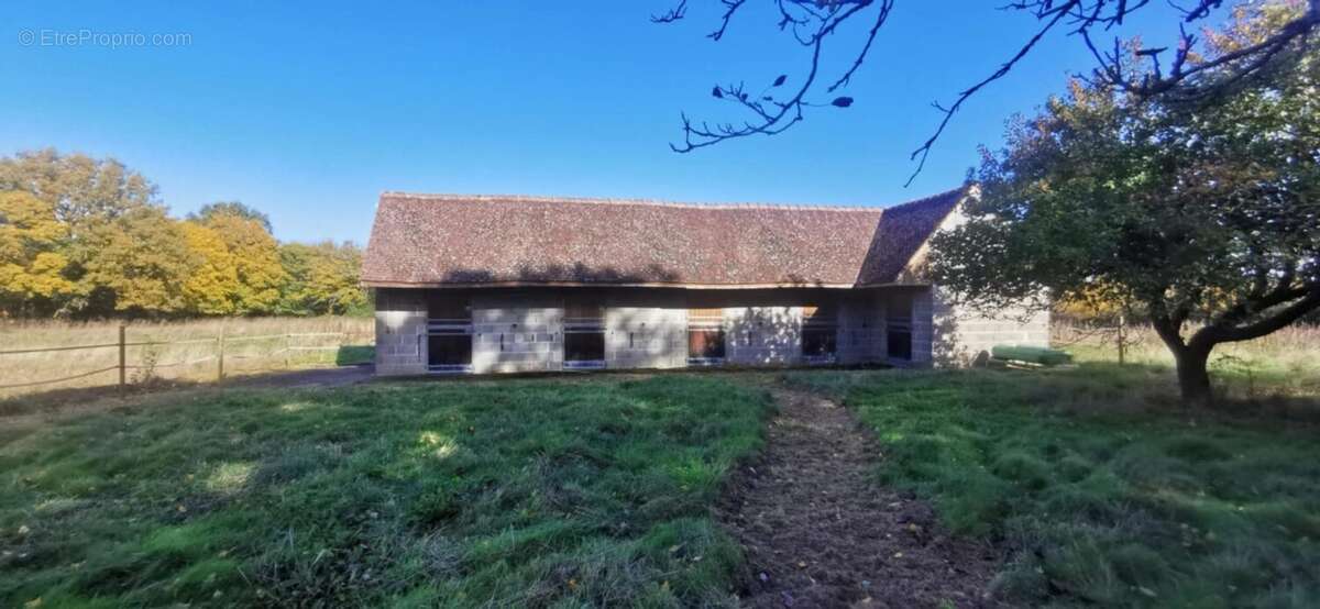 Maison à SAINT-GEORGES-DE-LA-COUEE