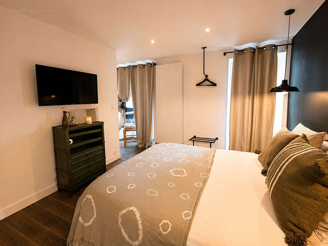 PLOUDALMEZEAU - Magnifique Maison de Maître en pierre de 182 m² - photo 11