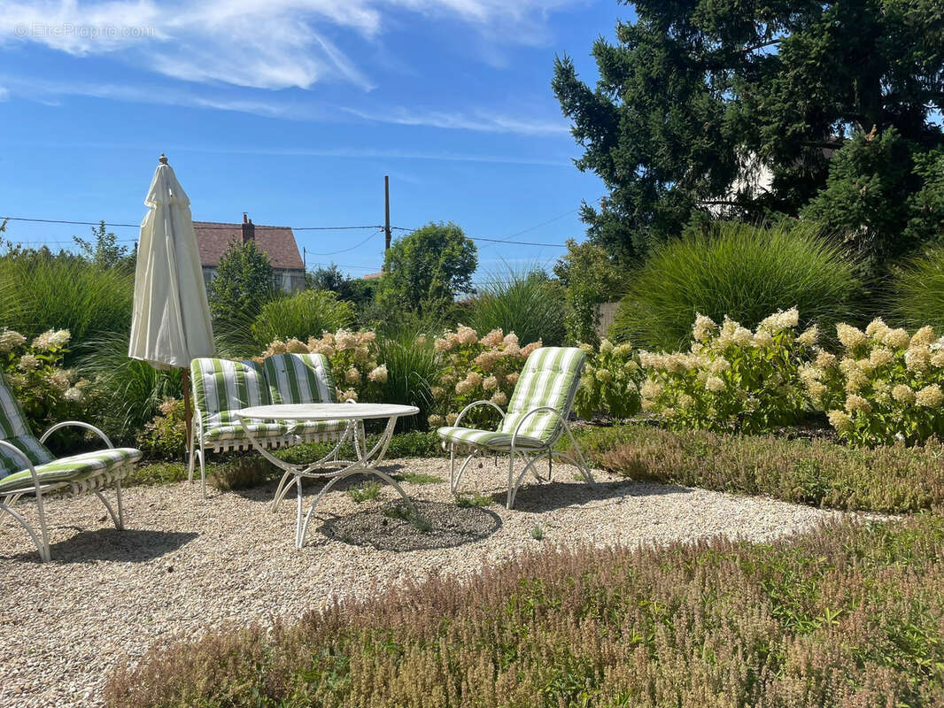 Maison à SAINT-PRYVE-SAINT-MESMIN