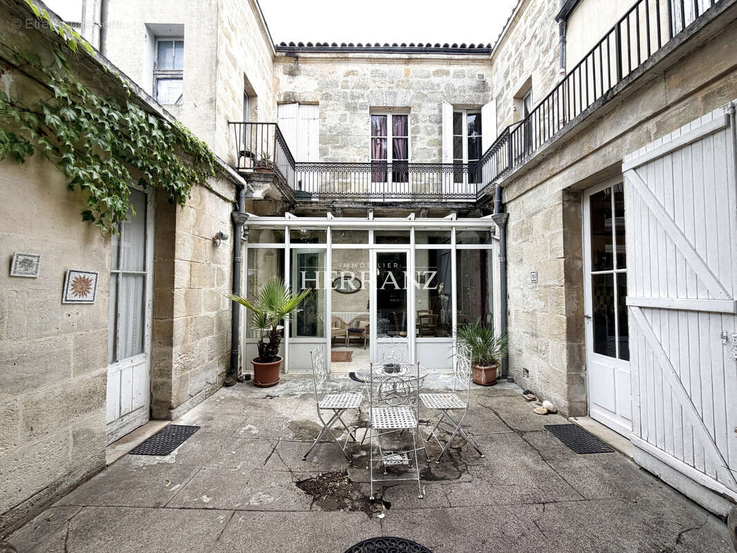 Bordeaux Chartrons Maison bourgeoise 381m2 6 chambres Jardin 420m2 - photo 11