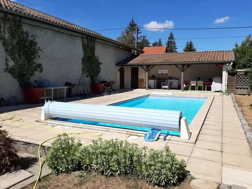 Maison à SAINT-JEAN-DE-BOURNAY