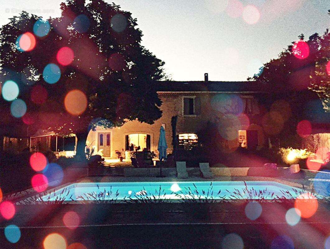 Mas provençal de 281 m² avec piscine, dépendance et parc sans vis-à-vis - photo 2
