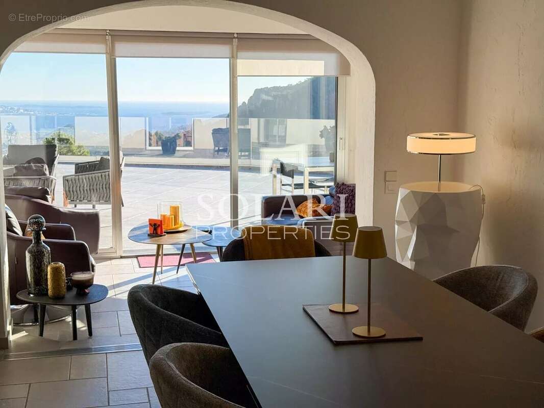 Maison à MANDELIEU-LA-NAPOULE