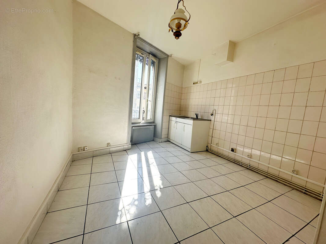 Appartement à PIERRE-BENITE