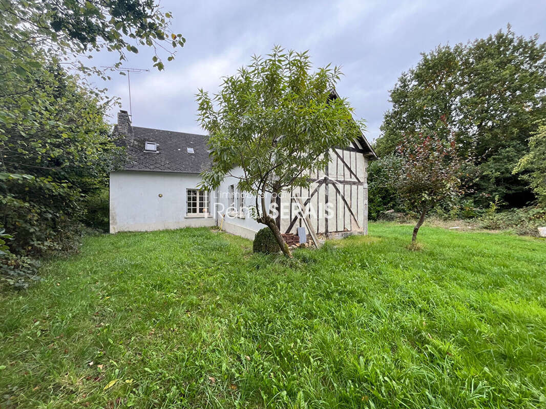 Maison à SAINT-ROCH-SUR-EGRENNE