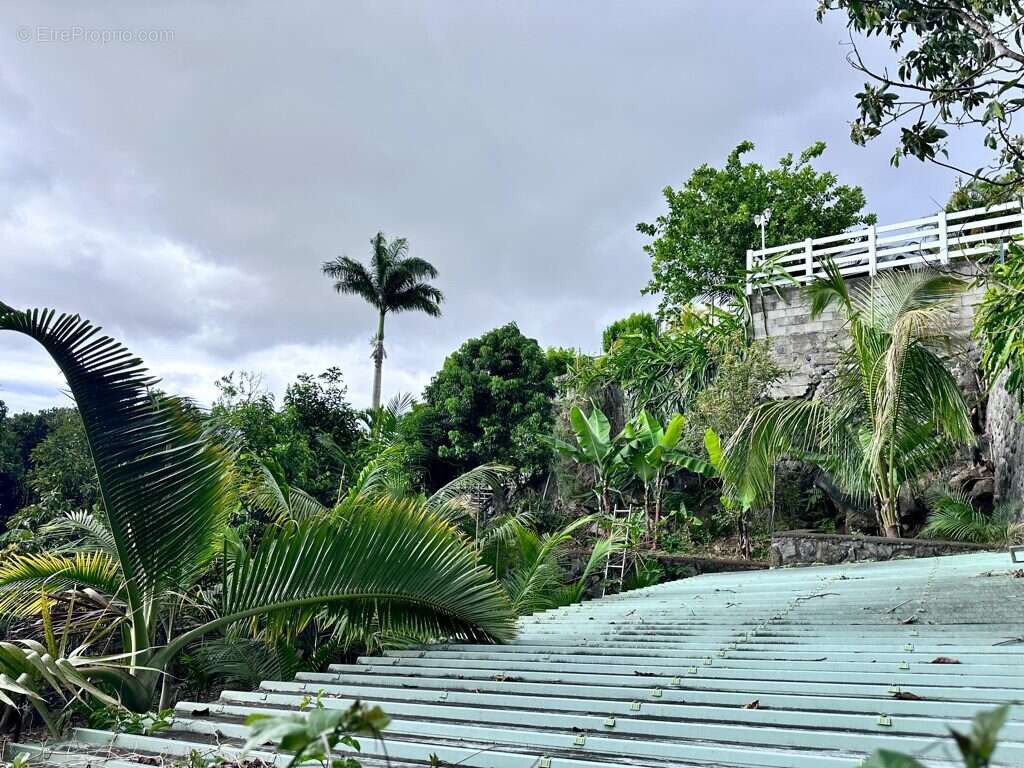 Terrain à LA POSSESSION