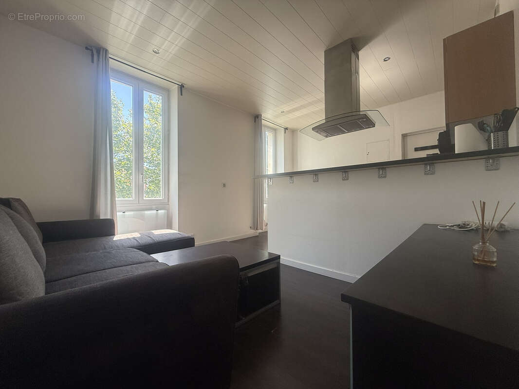 Appartement à LA CRAU