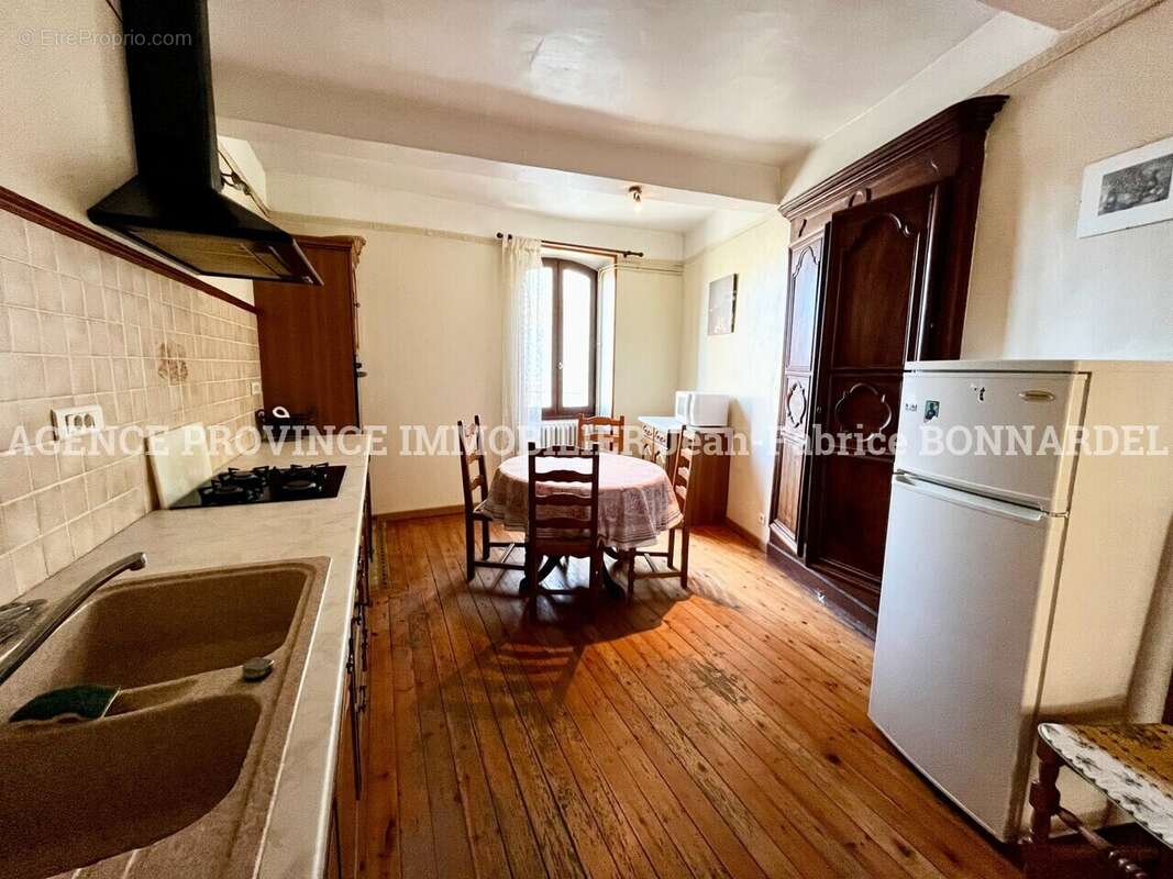 Maison 112 m² à Suze-La-Rousse  - photo 7