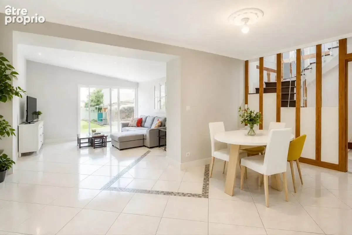 Maison de 5 pièces de 133 m² à Poitiers - photo 1