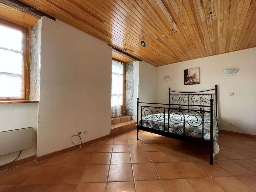 Maison à RIOM-ES-MONTAGNES