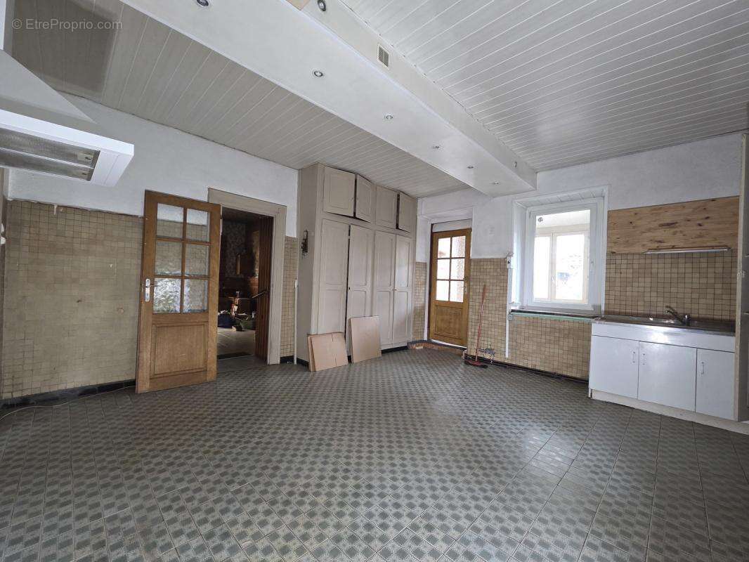 Appartement à FESCHES-LE-CHATEL