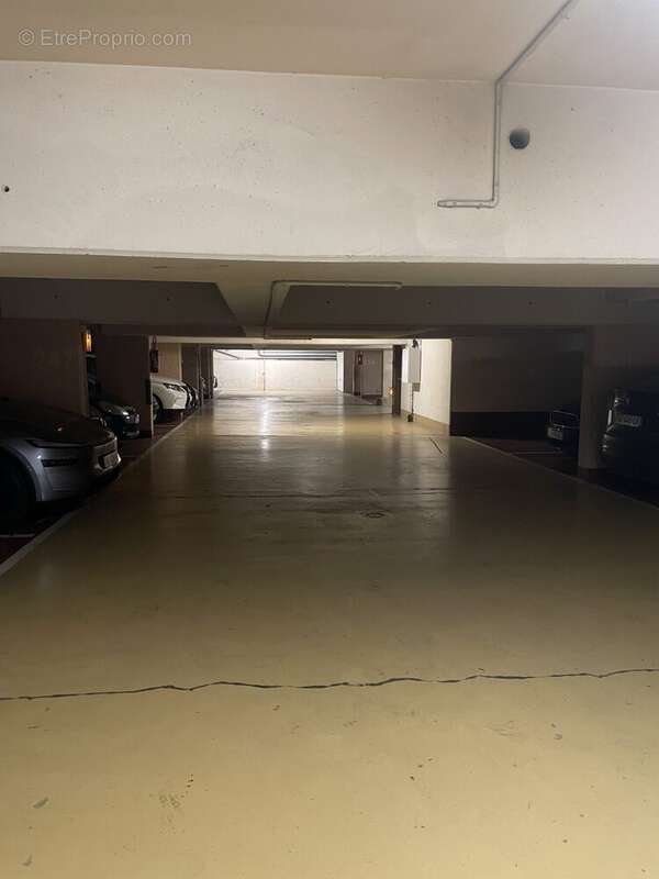 Parking à LEVALLOIS-PERRET