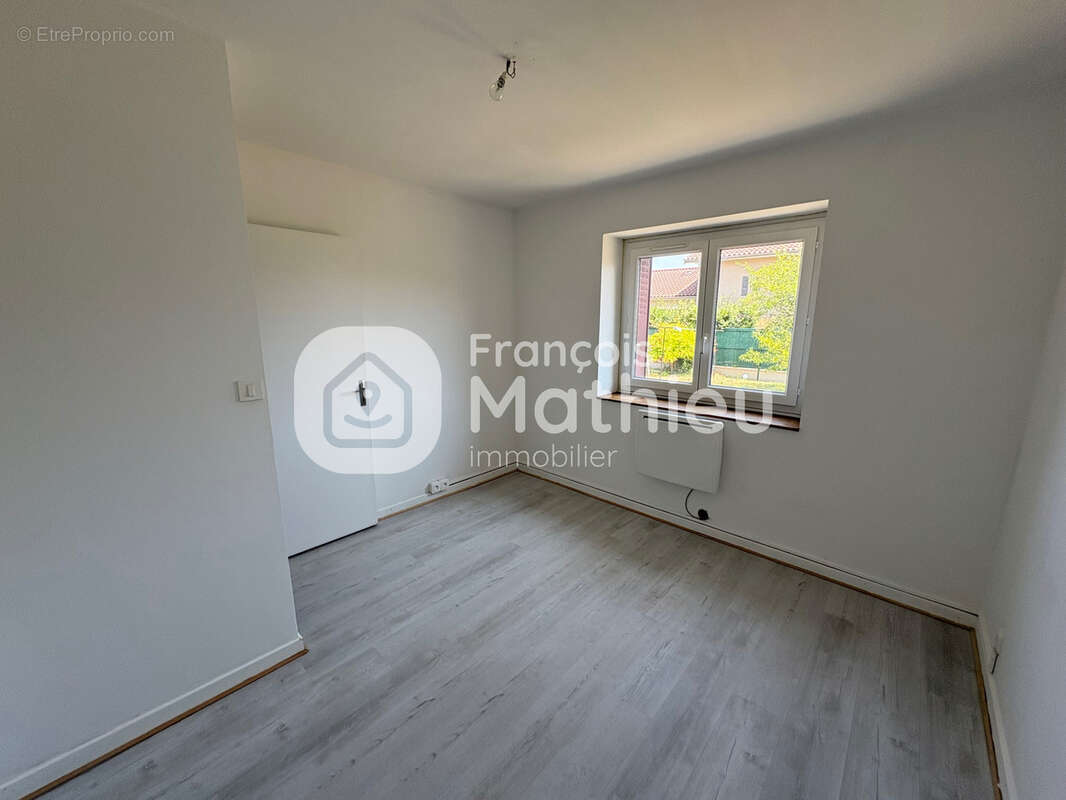 Saint Nizier le Désert : Appartement T2 de 51m2 hab - jardin de 221m2 - photo 4