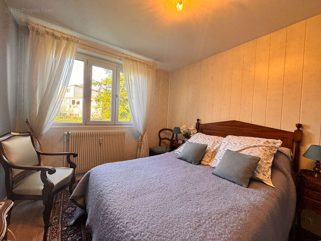 Appartement à MONTMOROT