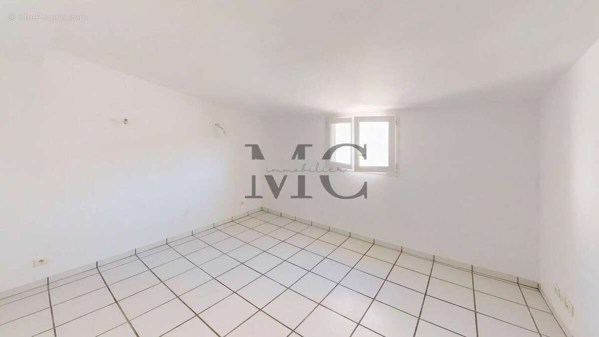 Appartement à MARSEILLE-16E