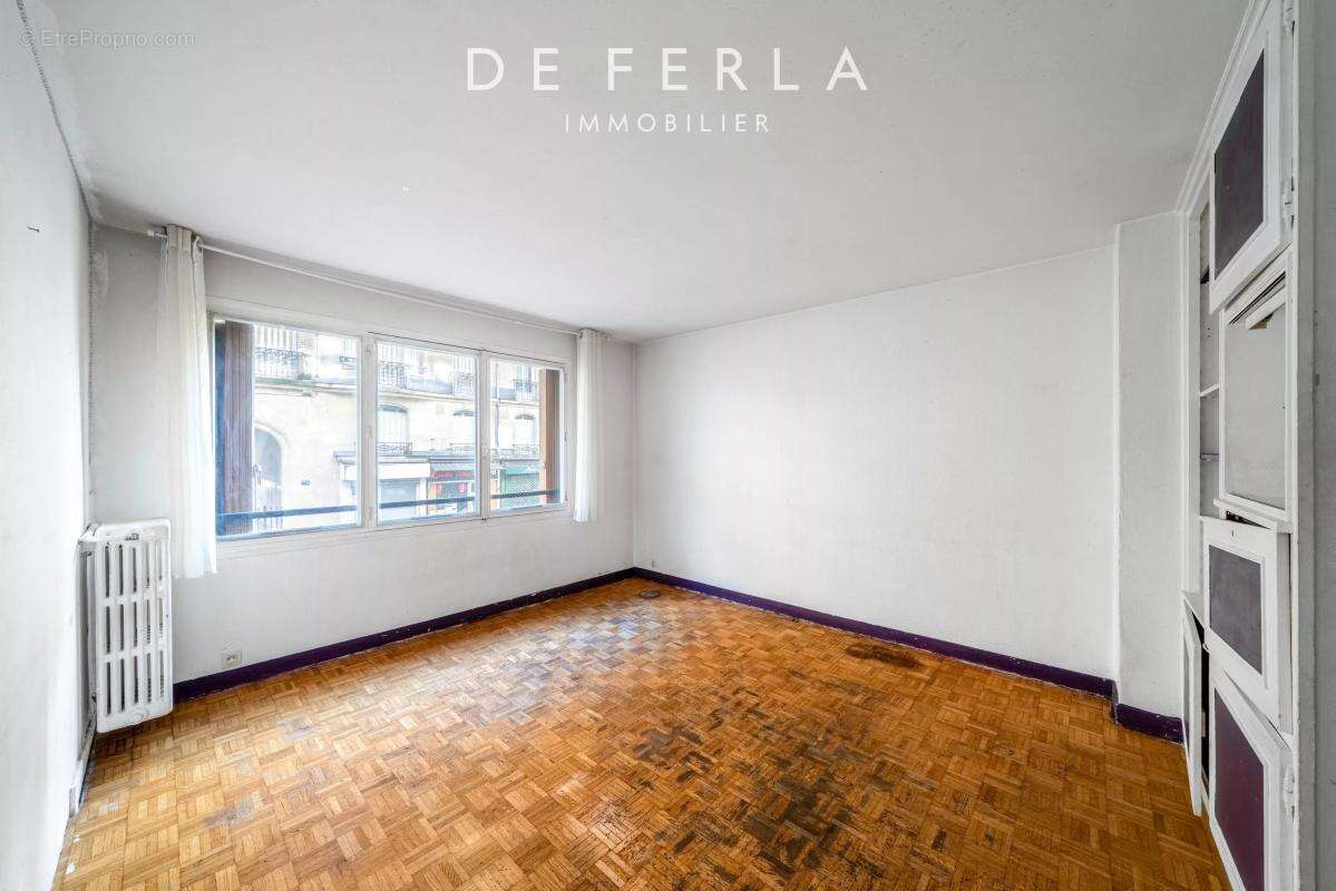 Appartement à PARIS-14E