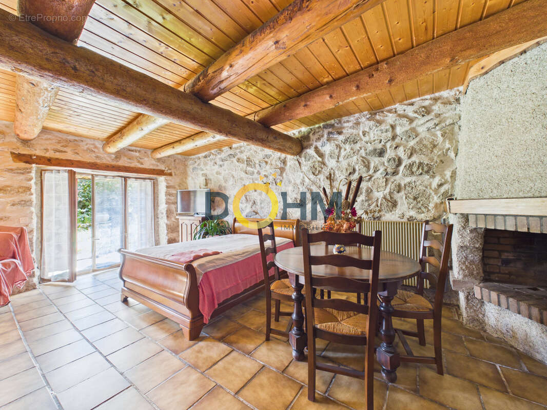Maison à SAINT-PAL-DE-SENOUIRE