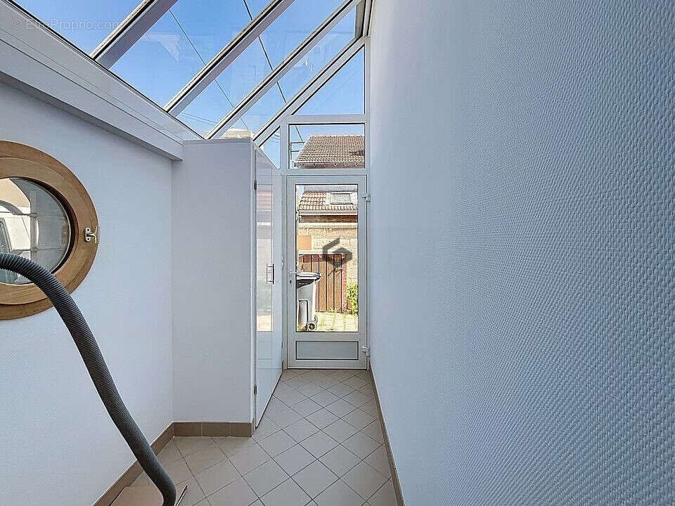 Maison à NEUFCHATEL-SUR-AISNE