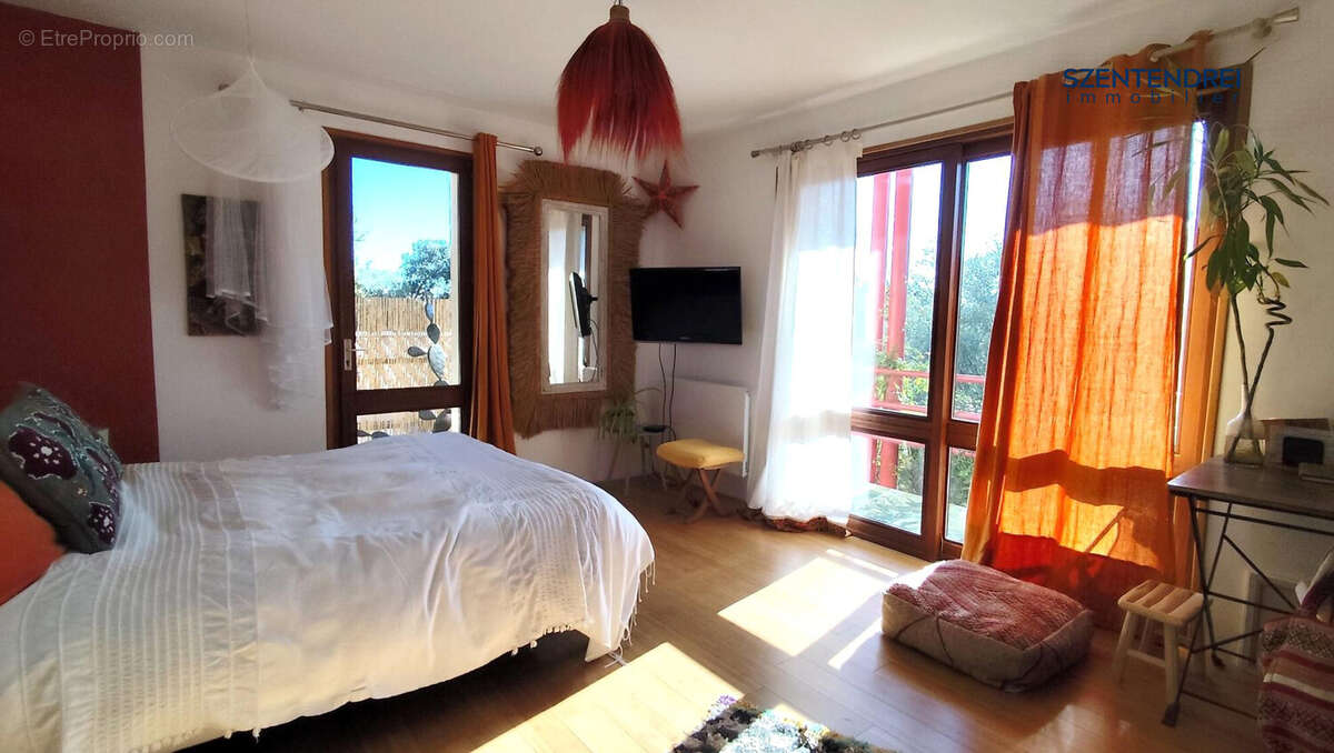 Szentendrei immobilier  maison F4 Aubais - Jardin arboré calm - Maison à AUBAIS