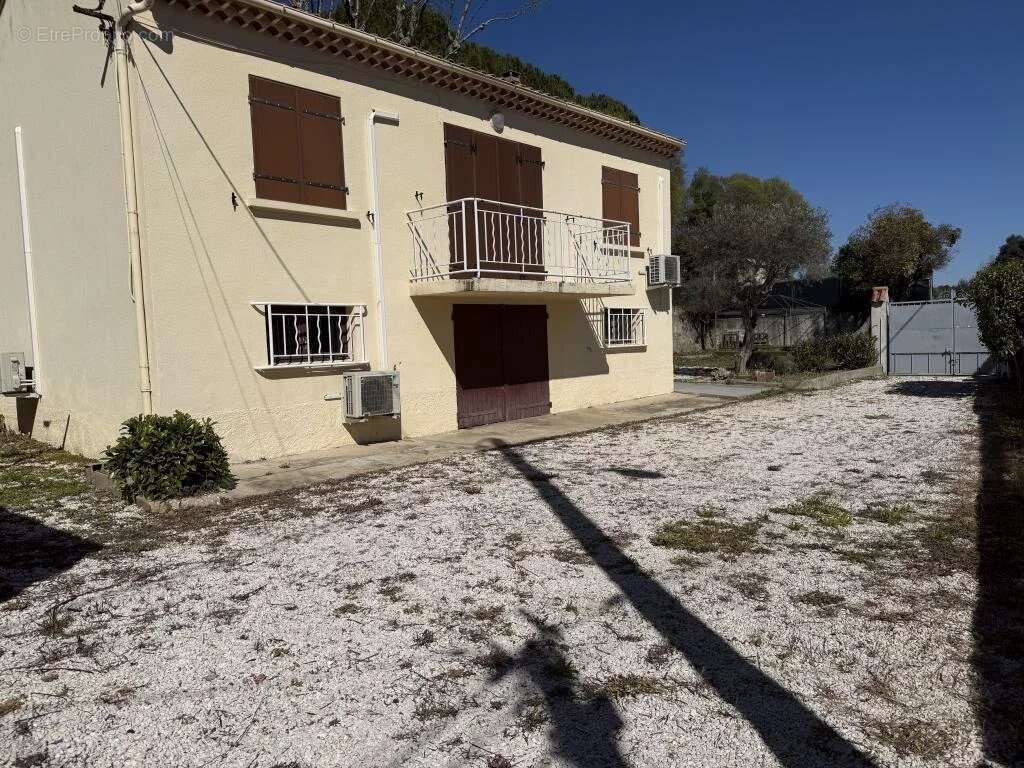 Maison à TOURVES