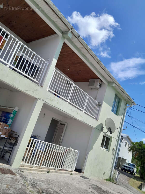 Appartement à RIVIERE-SALEE