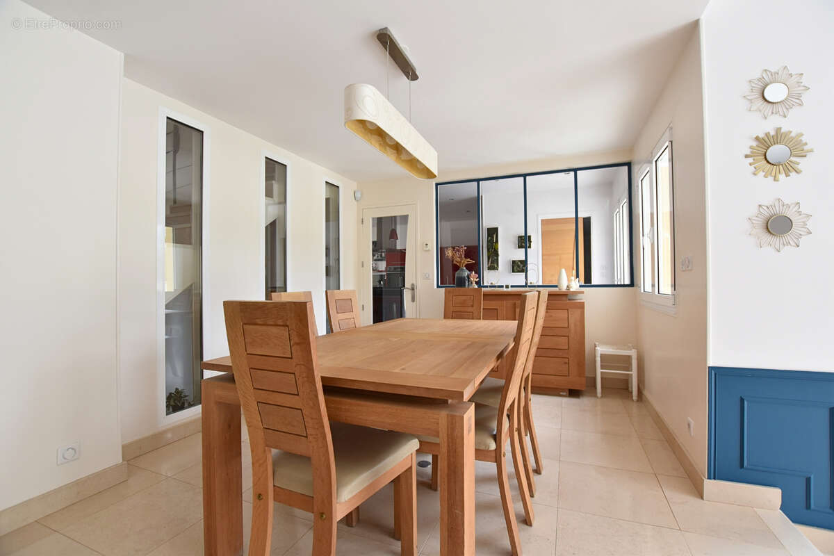 Maison à LES ESSARTS-LE-ROI