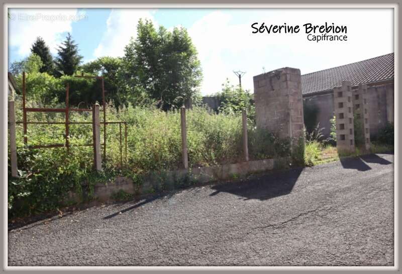 Maison à rénovée, 4 pièces, terrain attenant et non attenant LA MONNERIE LE MONTEL (63) - photo 13