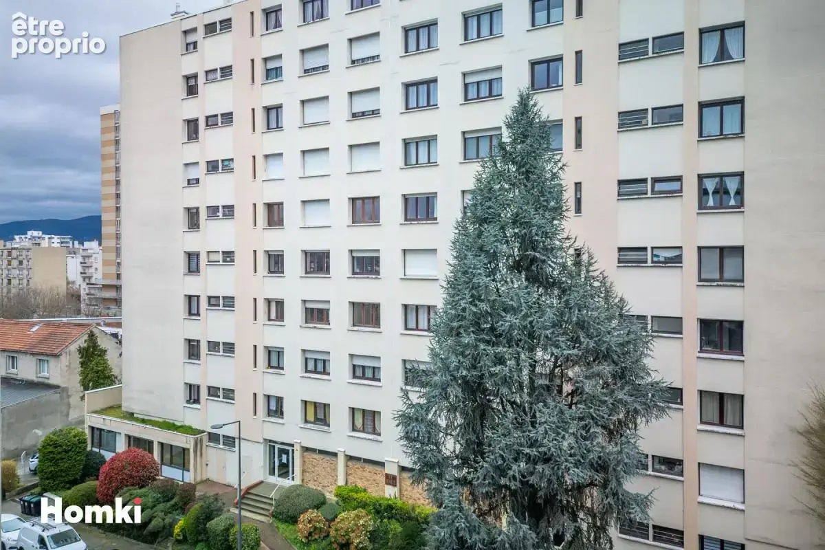 Appartement à SAINT-ETIENNE