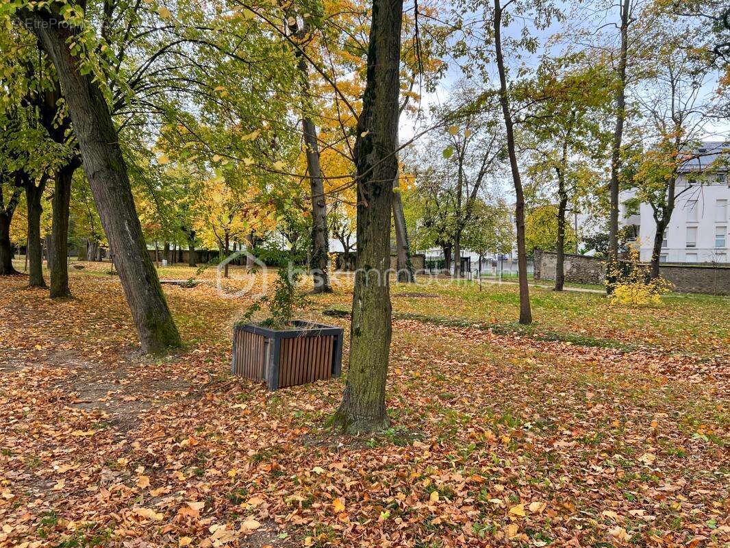 BEAU – F2 faibles charges, avec parking - Limeil-Brévannes, Parc Léon Bernard - photo 13