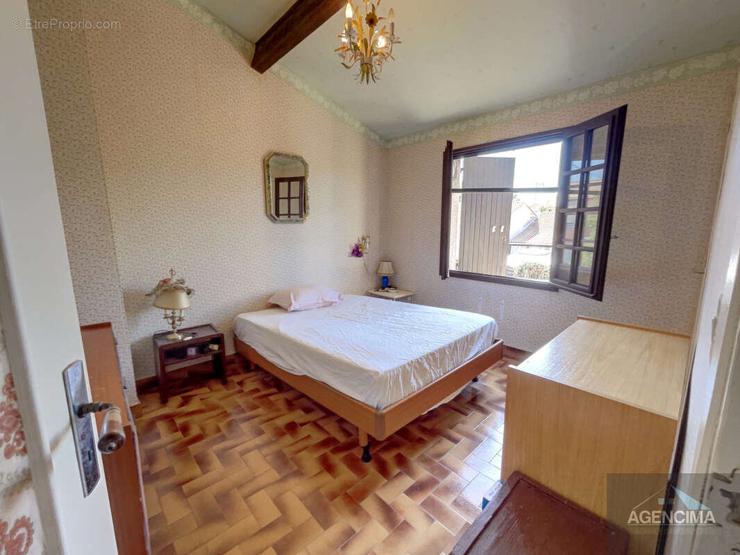 Petite villa à fort potentiel à 2 min du centre-ville! - photo 7