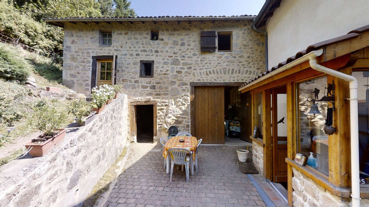 Maison à OLLIERGUES