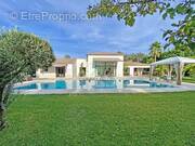 Maison à ROQUEFORT-LES-PINS