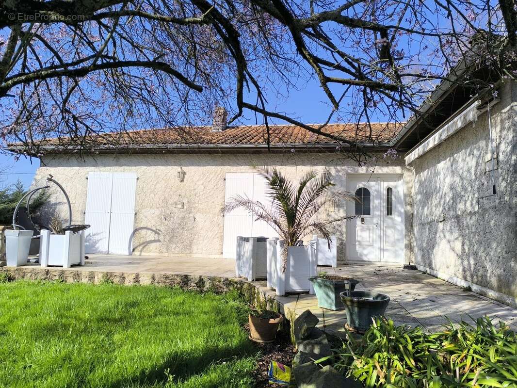 Maison à AIGONNAY