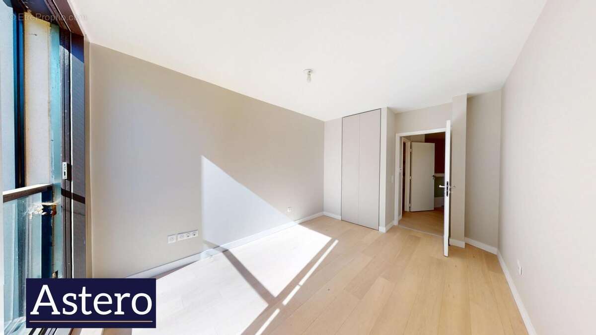 Appartement à VILLE-D'AVRAY