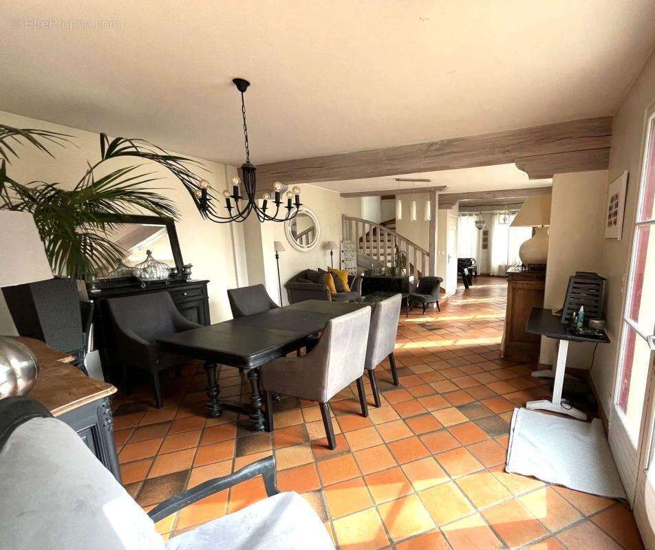 Belle demeure avec piscine exceptionnelle ! - photo 3
