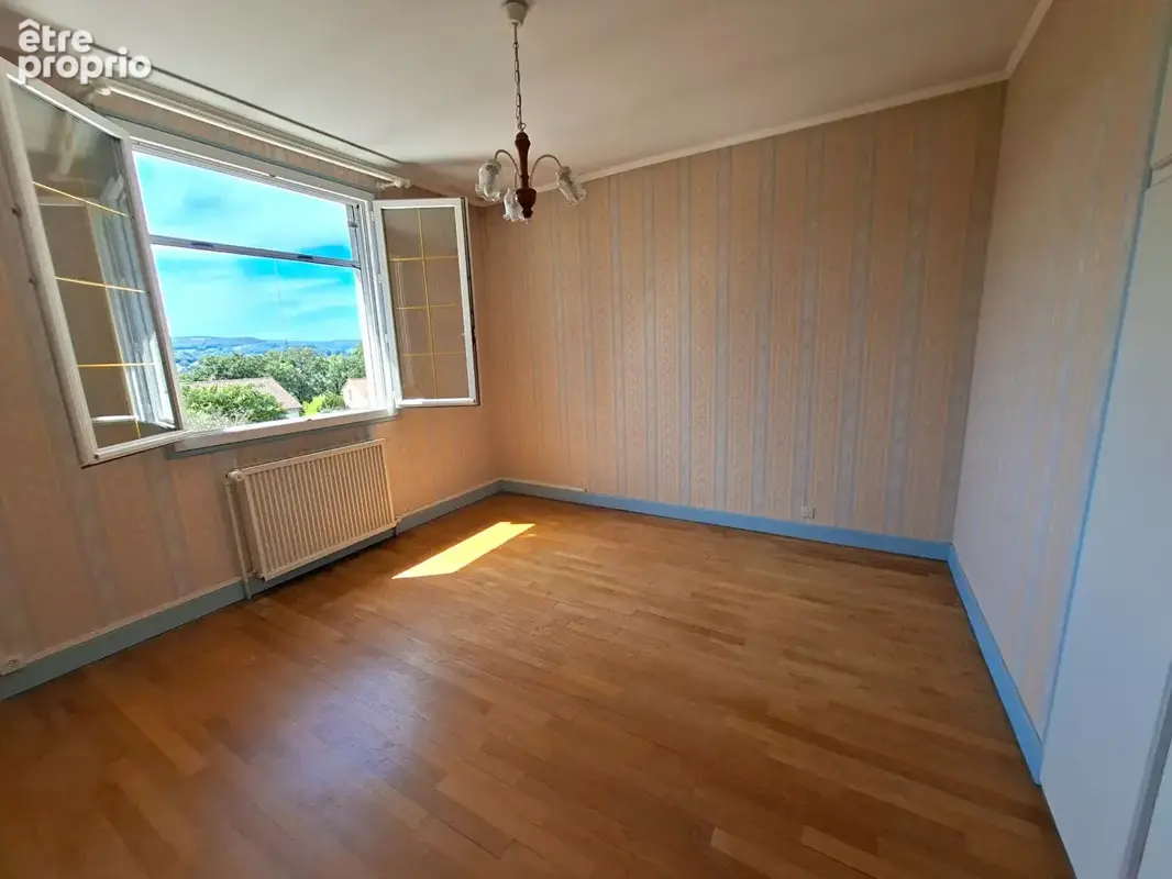 Villa avec piscine à 2 minutes des commodités - photo 4