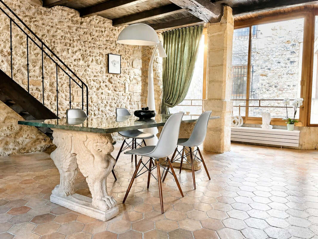 Maison à CHATEAUNEUF-SUR-CHARENTE