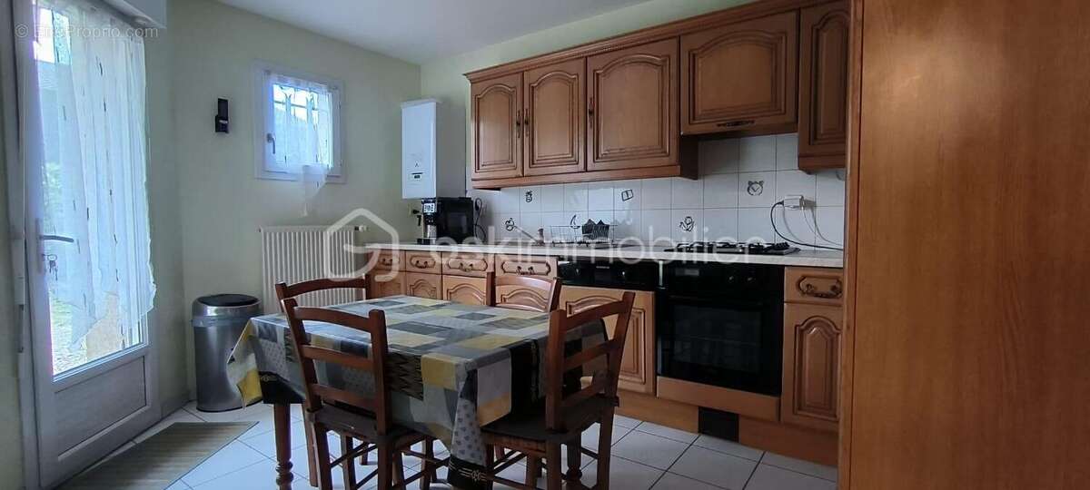 Maison à LA CHAPELLE-DE-GUINCHAY